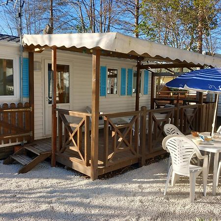 Mobilhome Les Volets Bleus Vaudreuille Exteriér fotografie