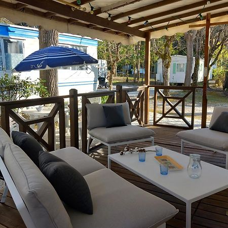 Mobilhome Les Volets Bleus Vaudreuille Exteriér fotografie