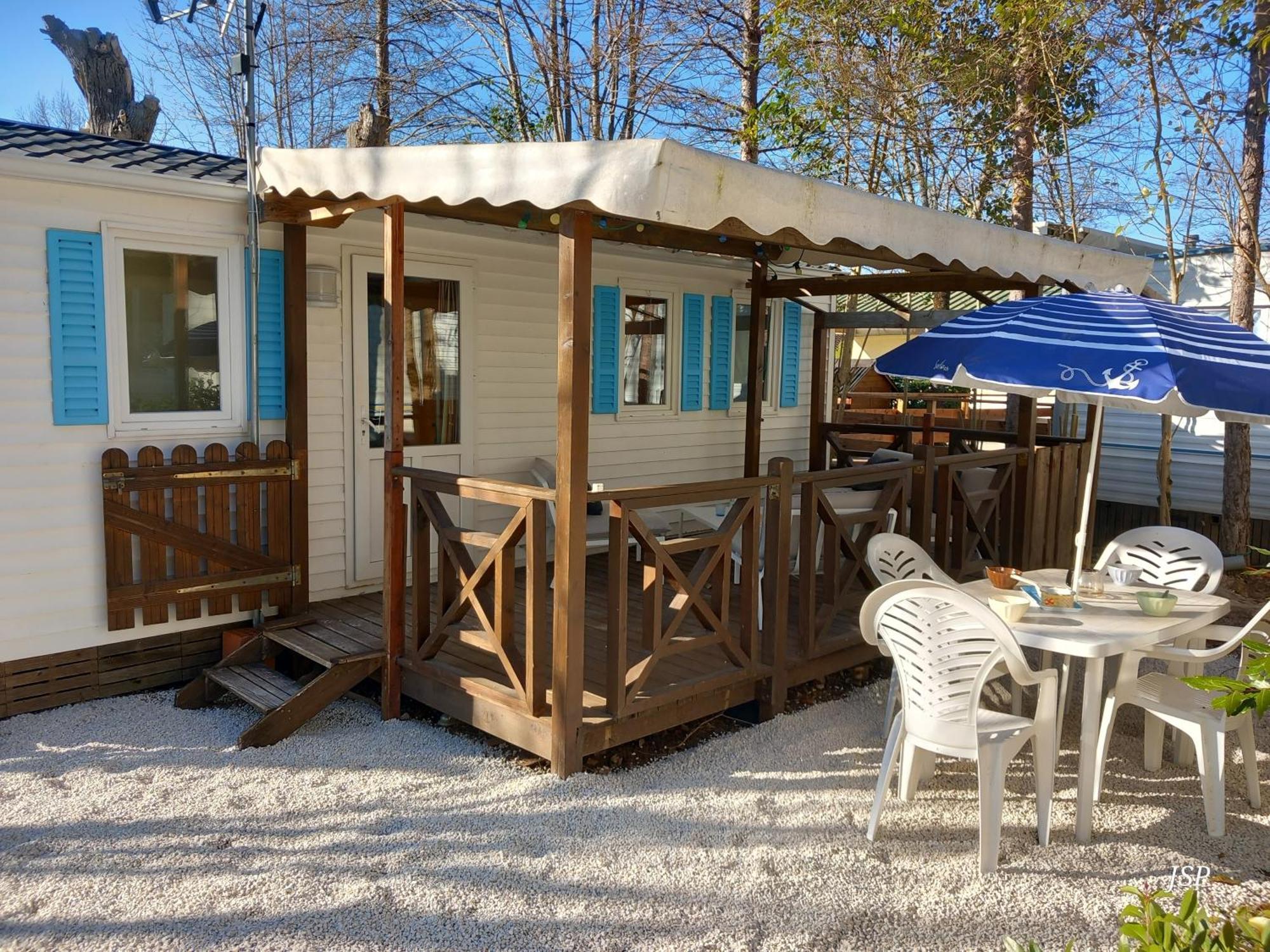 Mobilhome Les Volets Bleus Vaudreuille Exteriér fotografie